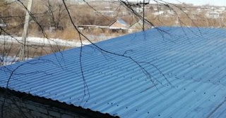 Демонтаж поликарбоната с крыши в Хабаровске - услуги по доступной цене от 620 рублей