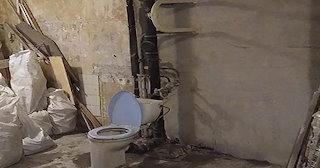 Демонтаж сантехкабины в панельном доме - цена от 1033 рублей | Сварной-Хбр